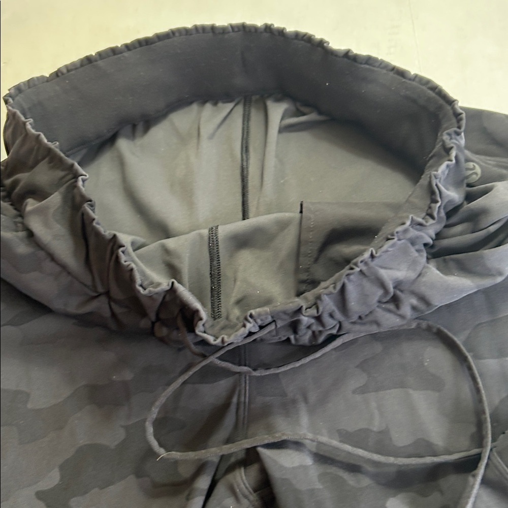 LULULEMON ATHLETIC JOGGER STRETCH HIGH RISE IN HERITAGE CAMO PANTS SZ 6 - Picture 3 of 11